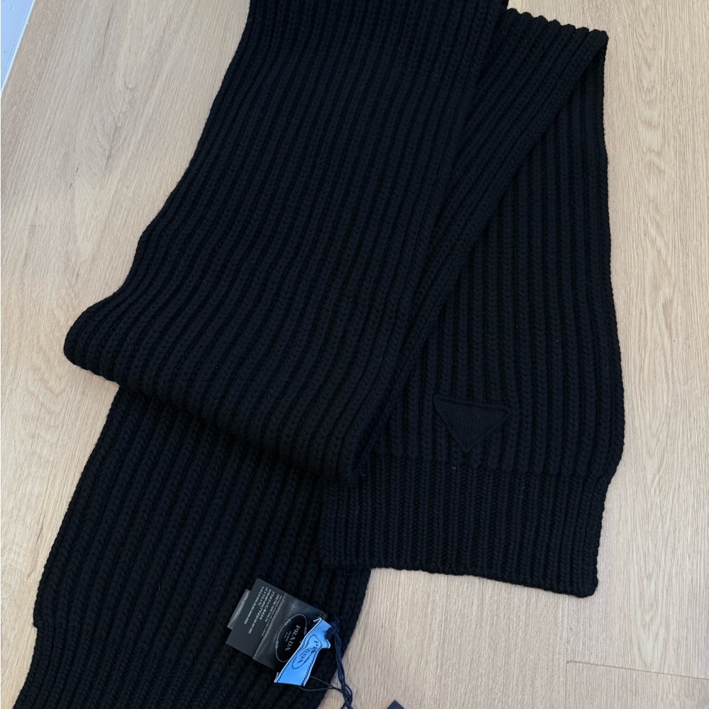 Prada Black Ribbed scarf unisex